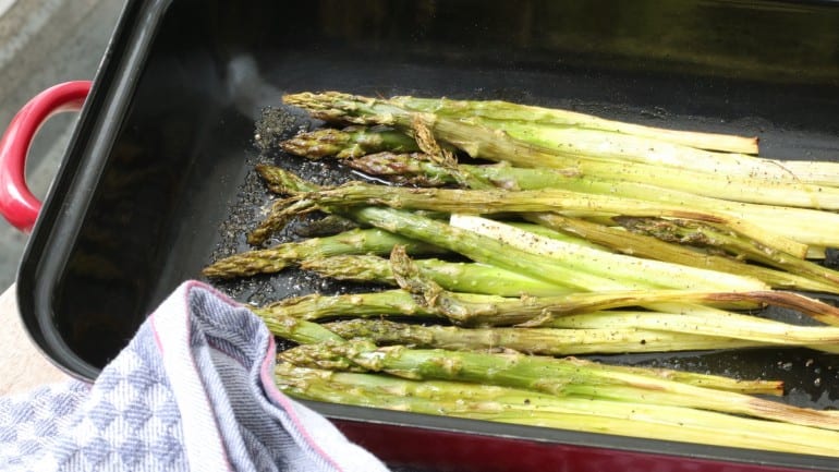 grilled asparagus, a wonderful accompaniment to sea bream