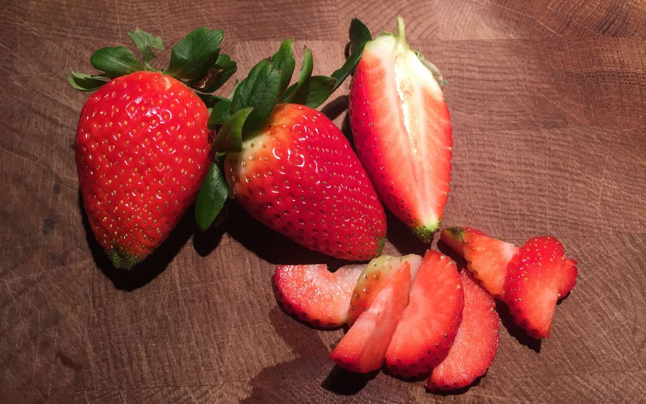 fresh strawberries for muffins