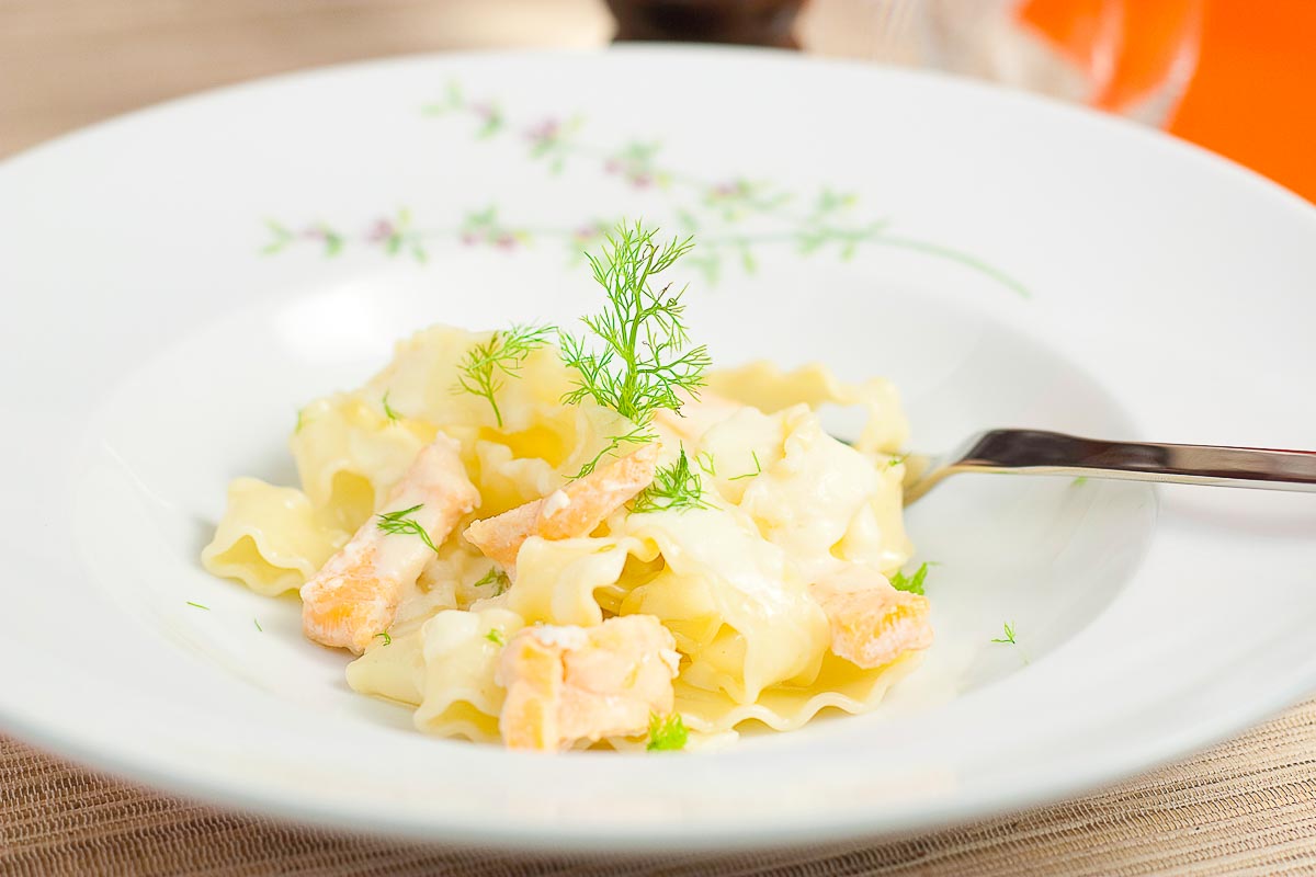 salmon noodles with cream