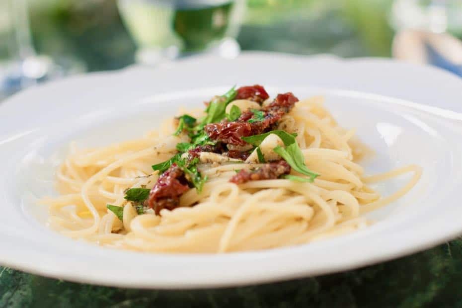 Spaghetti aglio e olio - with garlic, Recipe with original Tips from Italy