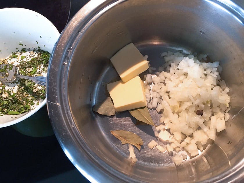 Sauce approach for herb sauce