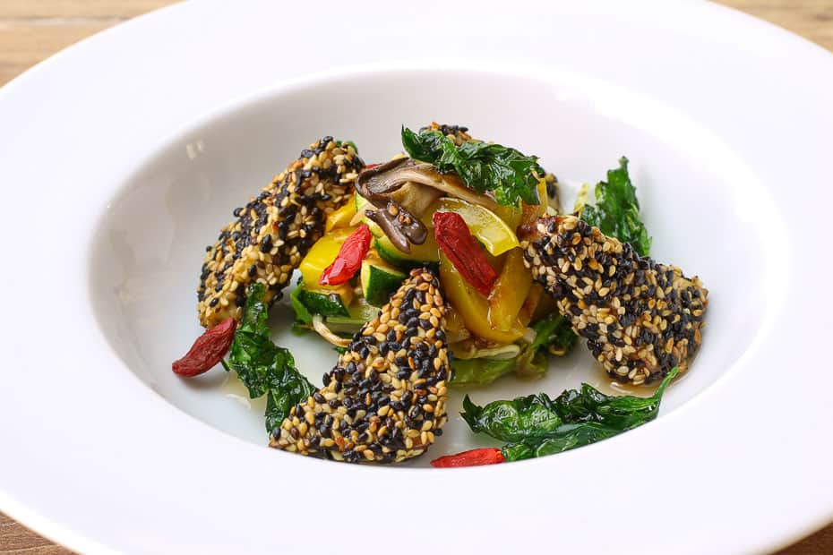 nice dish for veggi fans: Tofu sesame crust with vegetables salad