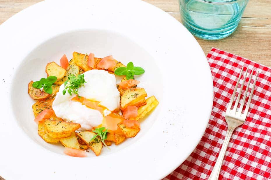 recipe poached egg with fried potatoes