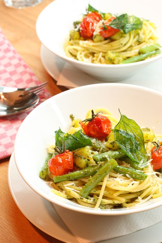 pasta with basil pesto tomatoes