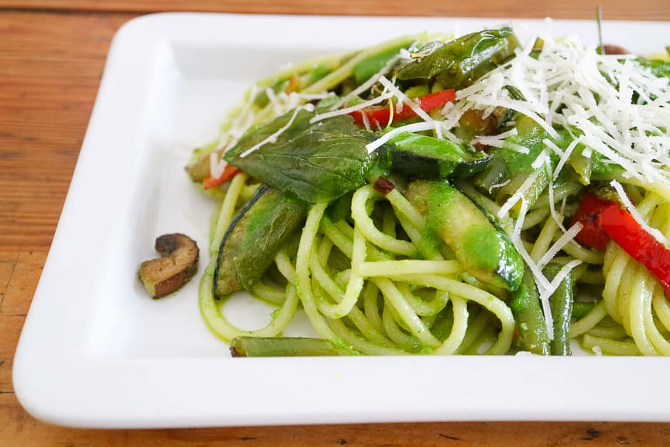 Vegetable spaghetti served on the plate