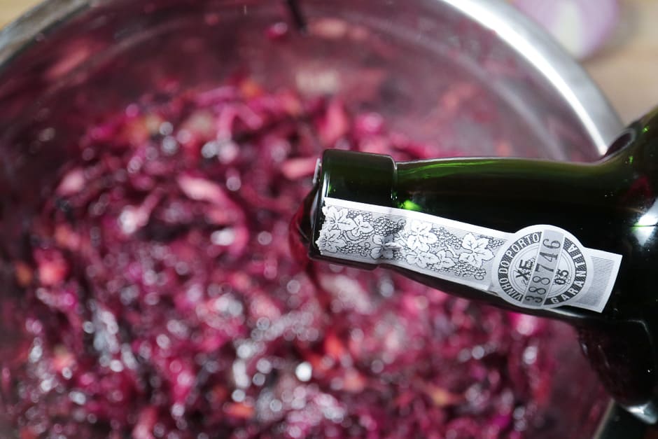 Port wine in red cabbage
