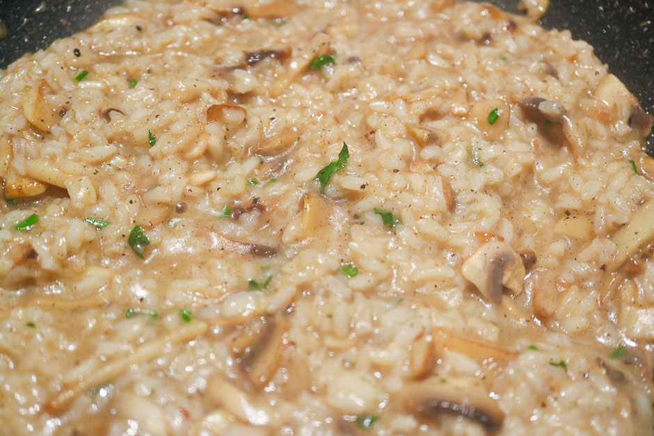 Mushrooms risotto in the pot