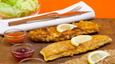 Schnitzel in egg coating, prepared with veal it is a Schnitzel Parisian style.