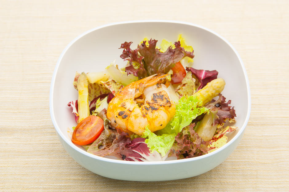 Asparagus salad with prawns Recipe Image