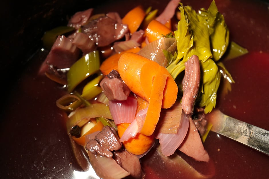 Marinate the beef with vegetables and aromatics.