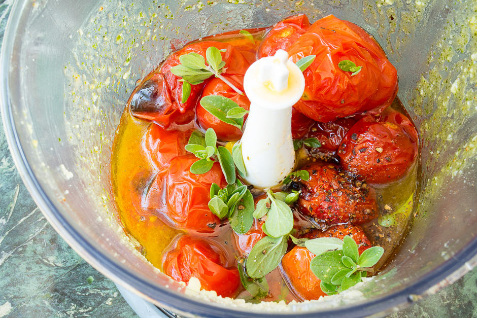 Preparing tomato sauce made easy.