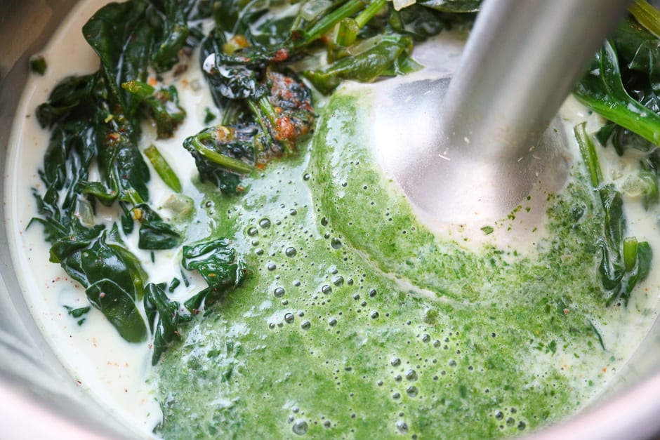 Prepare and mix the spinach.