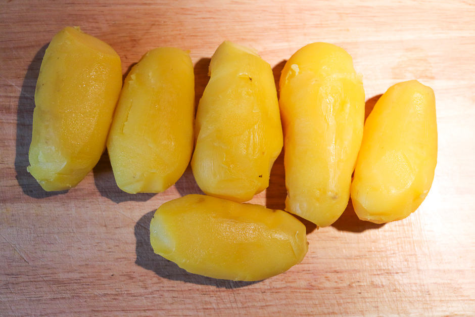 Peeled potatoes after cooking.