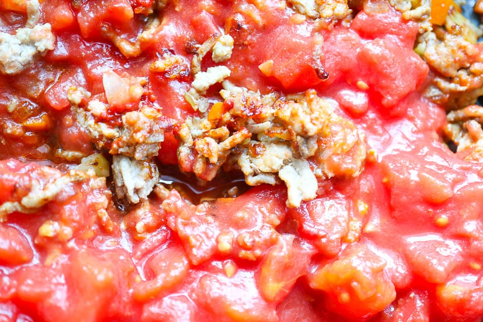 Add tomatoes to the ragout