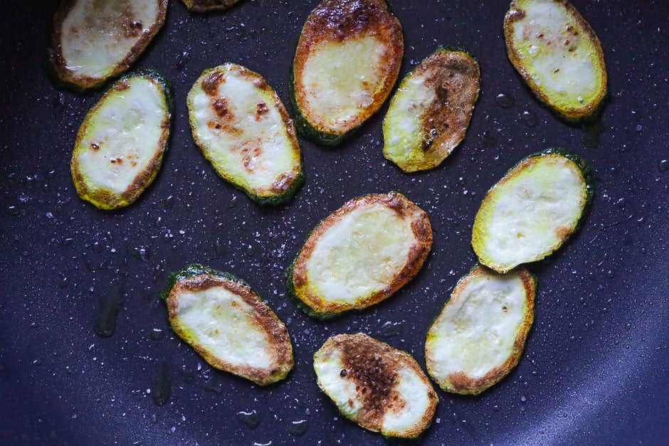 Fry the zucchini slices