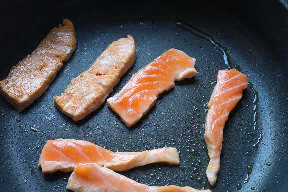 Fry the salmon fillets