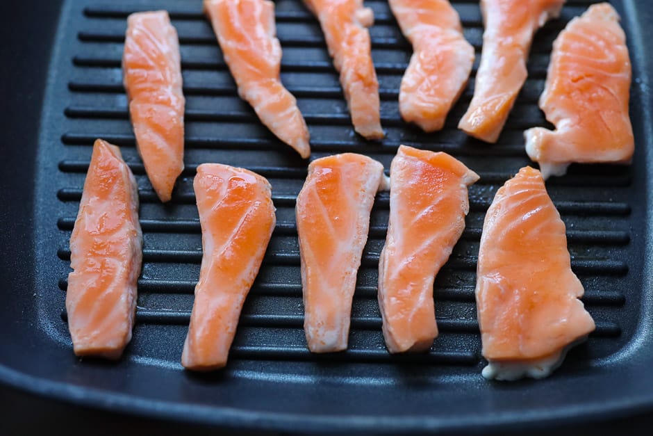 Salmon pieces in the pan