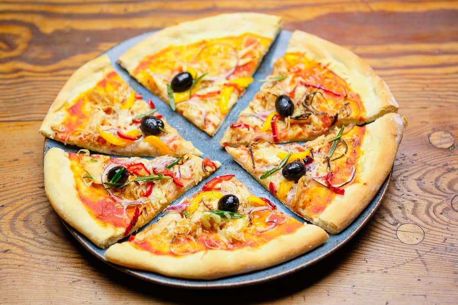 tuna pizza recipe image