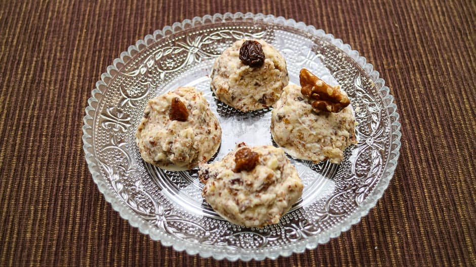 Coconut macaroons with nut fruit mixture
