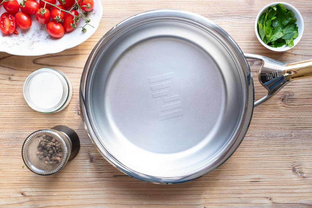 New stainless steel pan