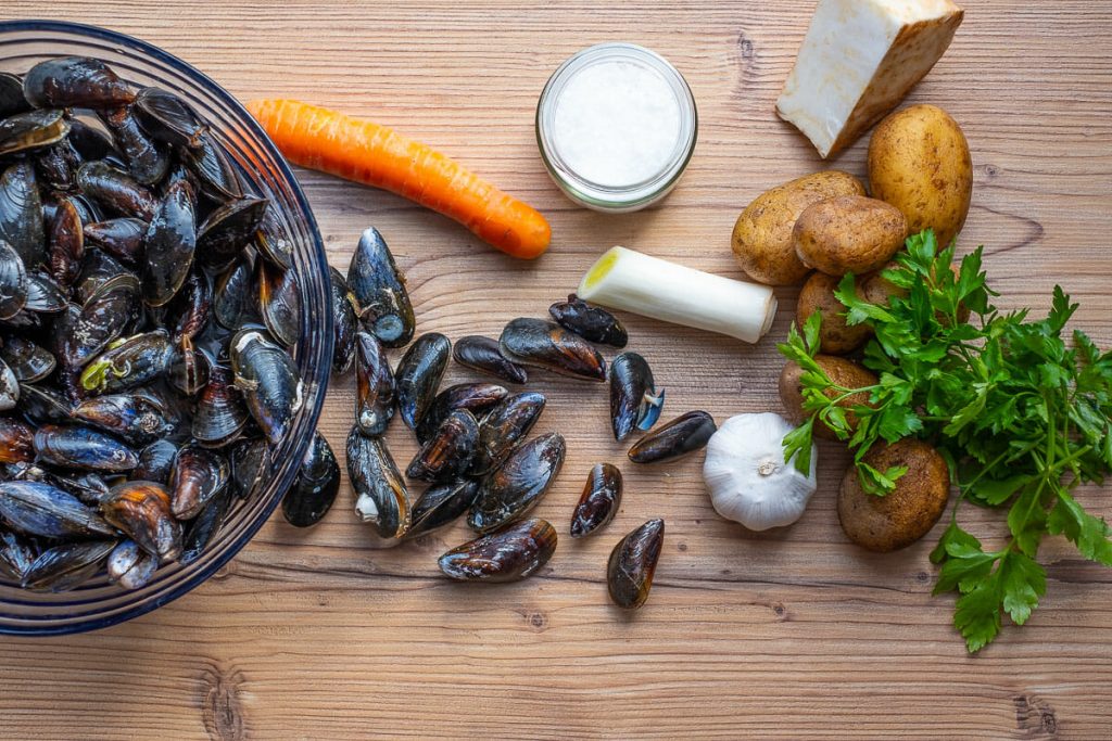 Ingredients for moules fries