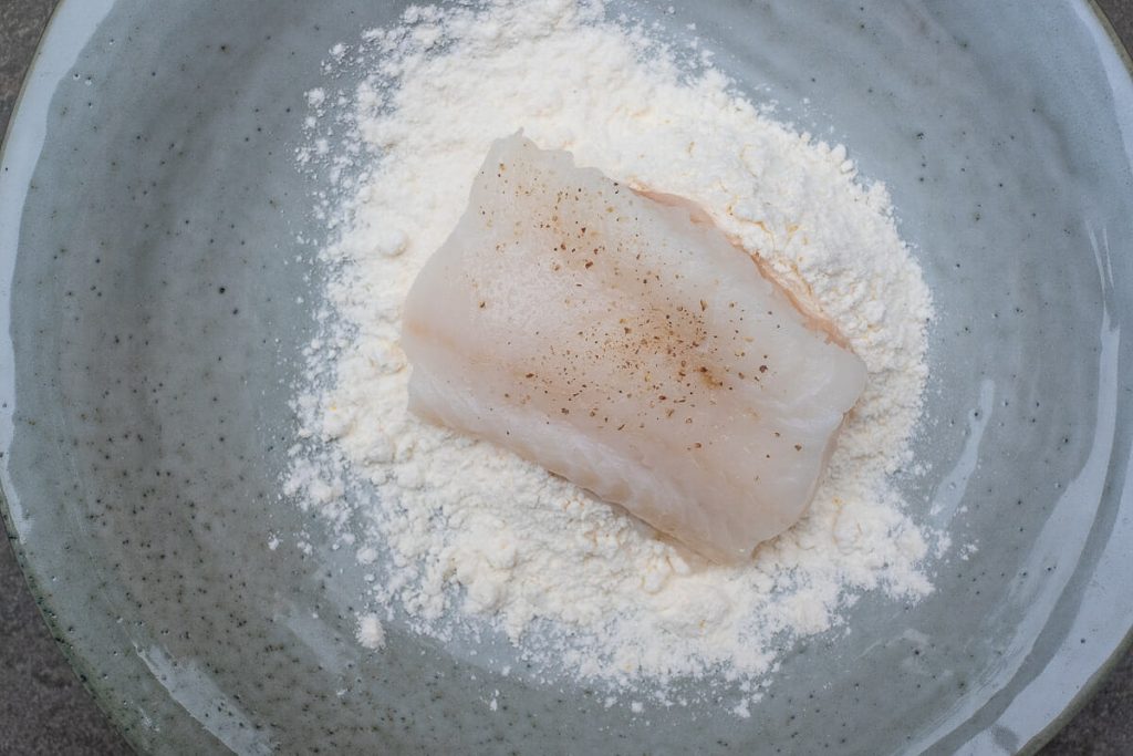 Fish fillet in flour