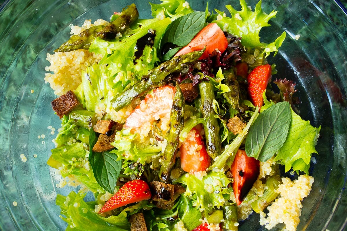 Couscous salad with asparagus