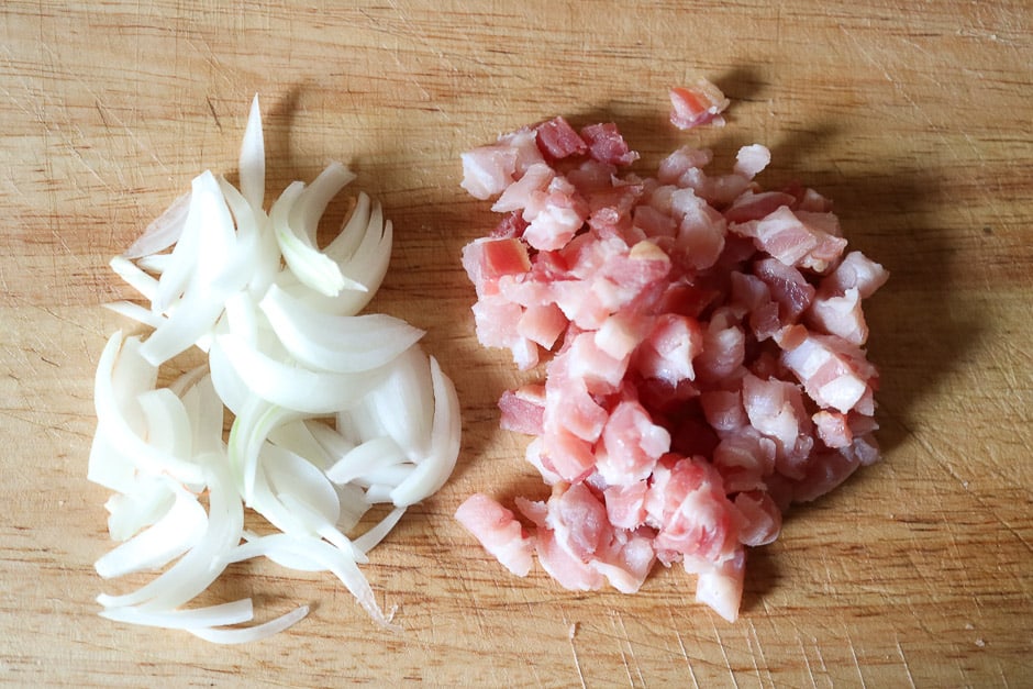 Prepare bacon and onions