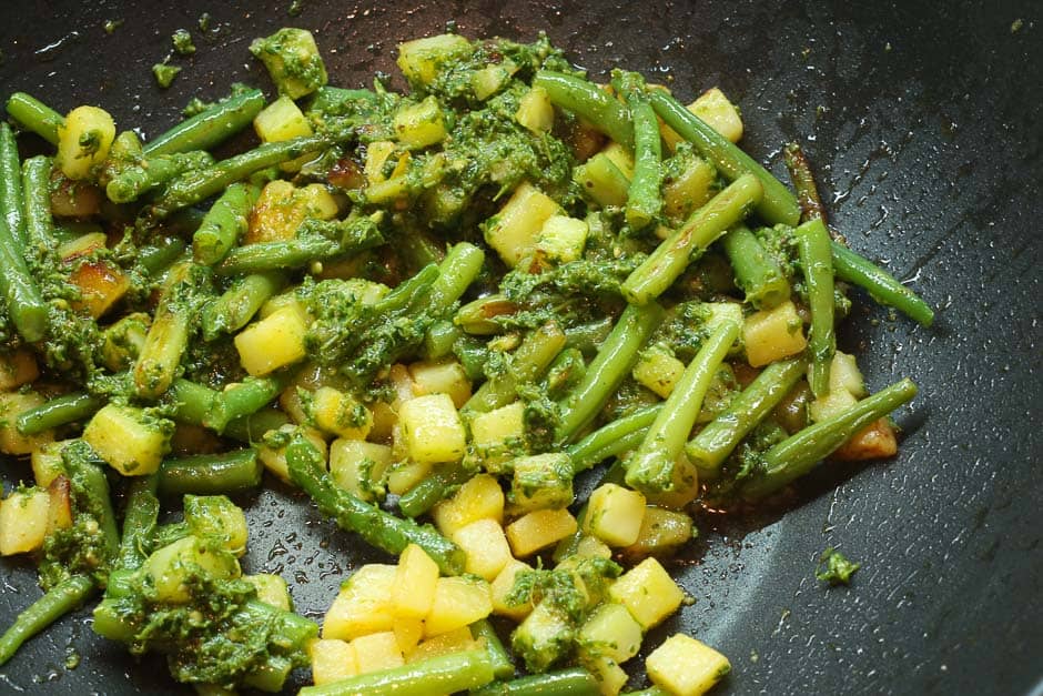 Beans and potatoes with pesto