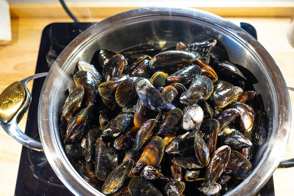 Boil mussels