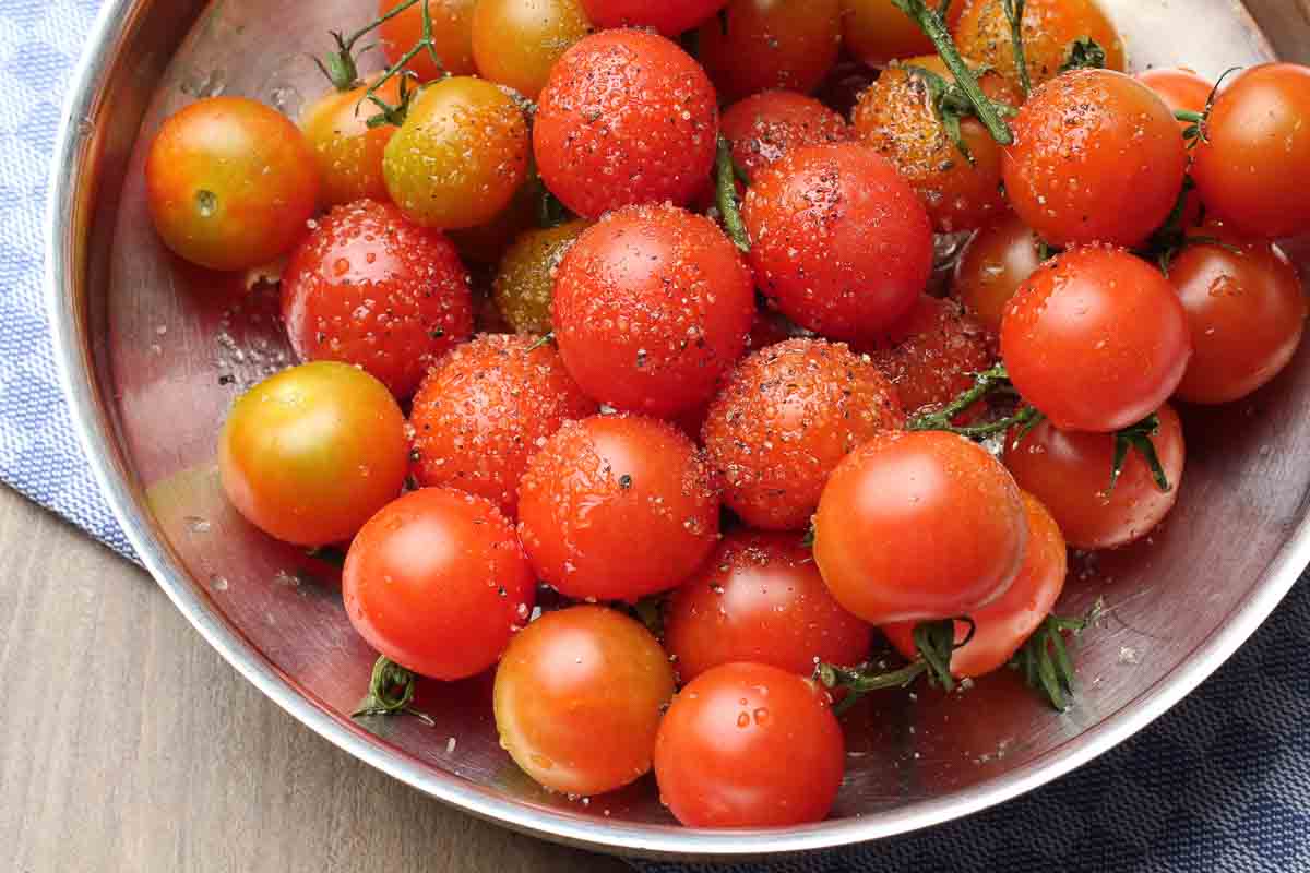 Tomato sauce fresh tomatoes recipe image