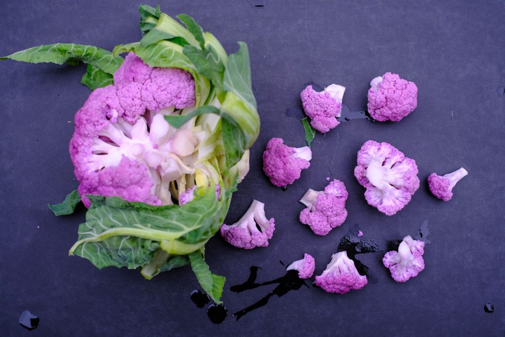 Cut cauliflower into florets