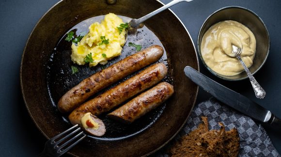 Fried sausage with mashed potatoes