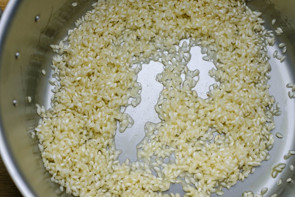 Sauté risotto rice
