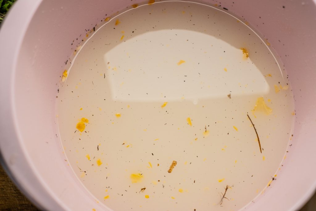 Wash starch water after mushrooms