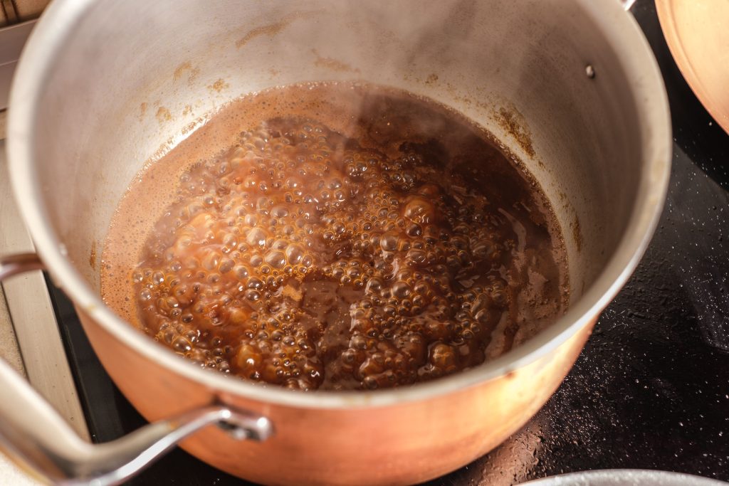 Boil the quail sauce