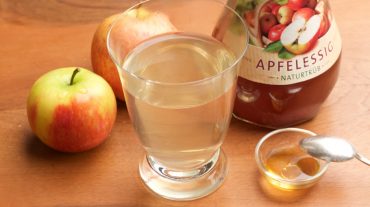 Apfelessigtrunk: Apfelessig Honig Drink für den gesunden Start am Morgen. Bild und Rezept (c) Thomas Sixt.