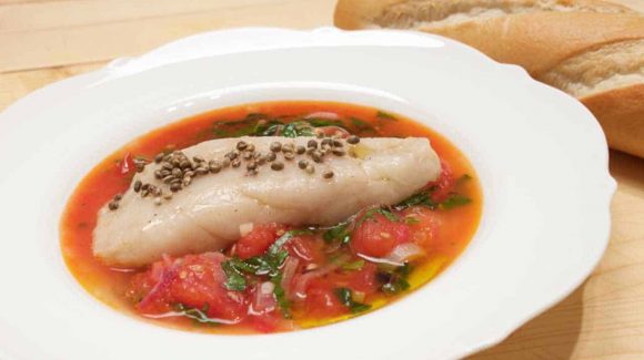 Fisch in Tomatensauce Rezept Bild.