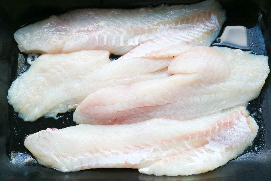 Fischfilets roh küchenfertig vorbereitet.