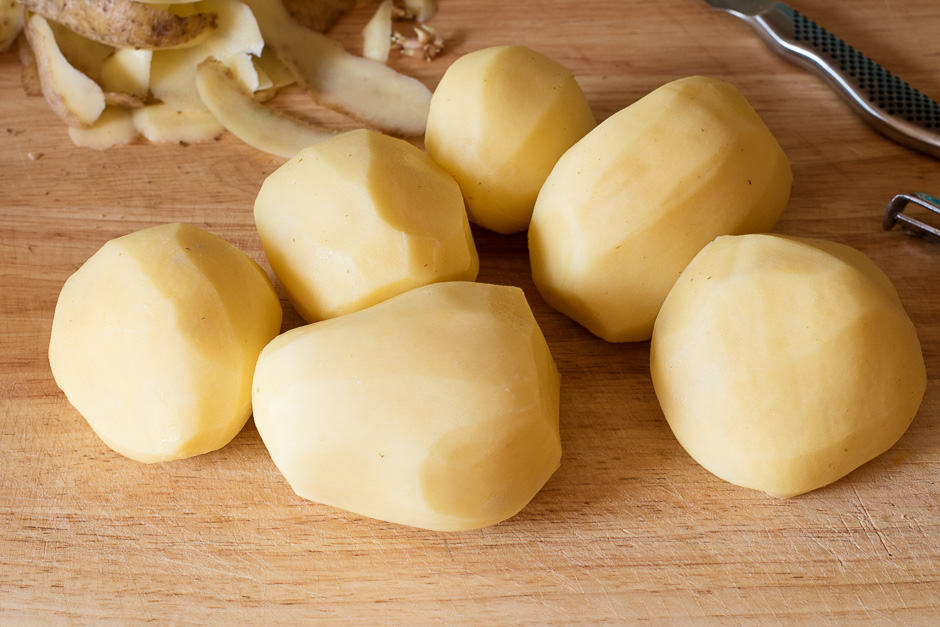 Kartoffeln für Kartoffelpüree, mehlig kochende Kartoffeln sind die richtigen.