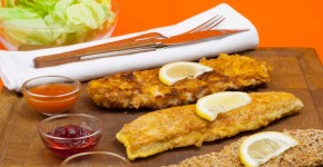 Schnitzel im Eimantel, mit Kalbfleisch zubereitet ist es ein Schnitzel Pariser Art.