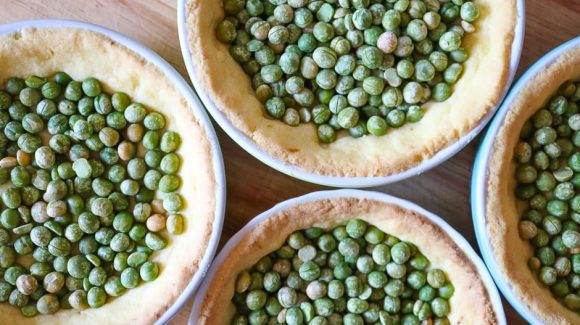 gebacken Tartes mit Erbsen