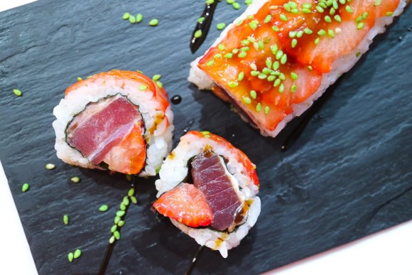 Thunfisch Sushi mit Erdbeeren