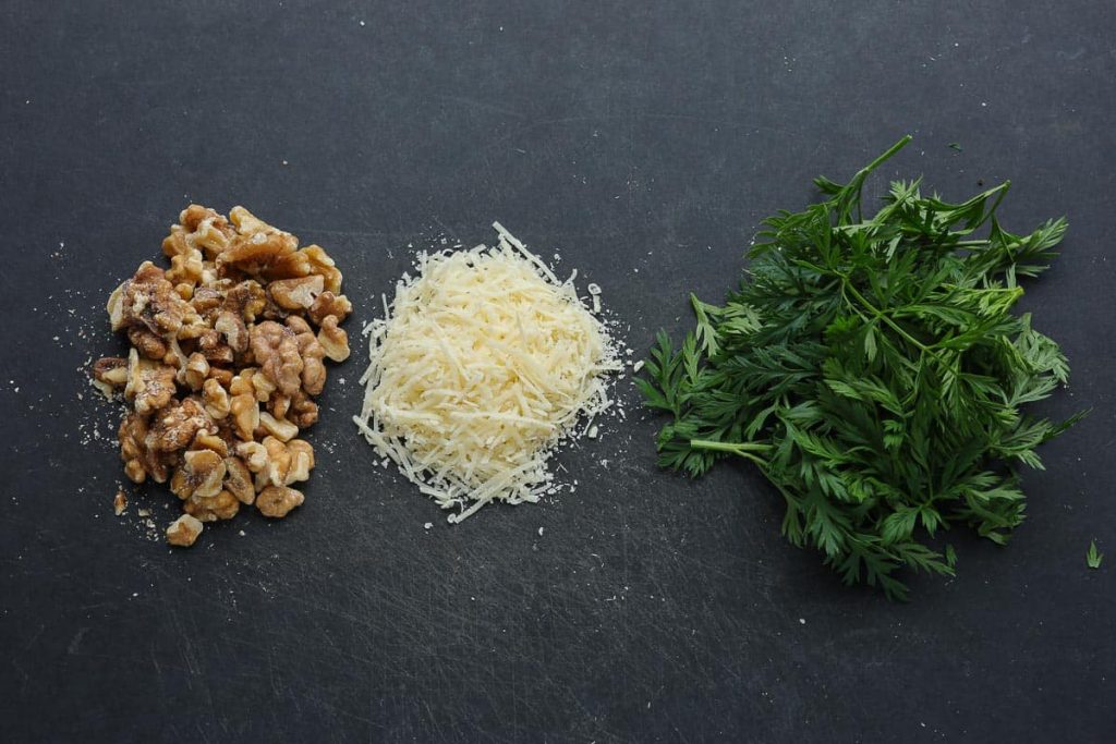 Karottengrün Pesto Zutaten