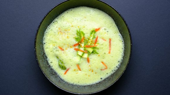 grüne spargel suppe
