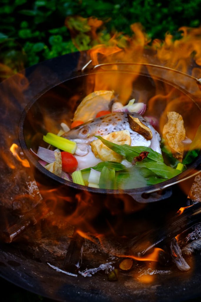 Fischsuppen Zutaten flambieren