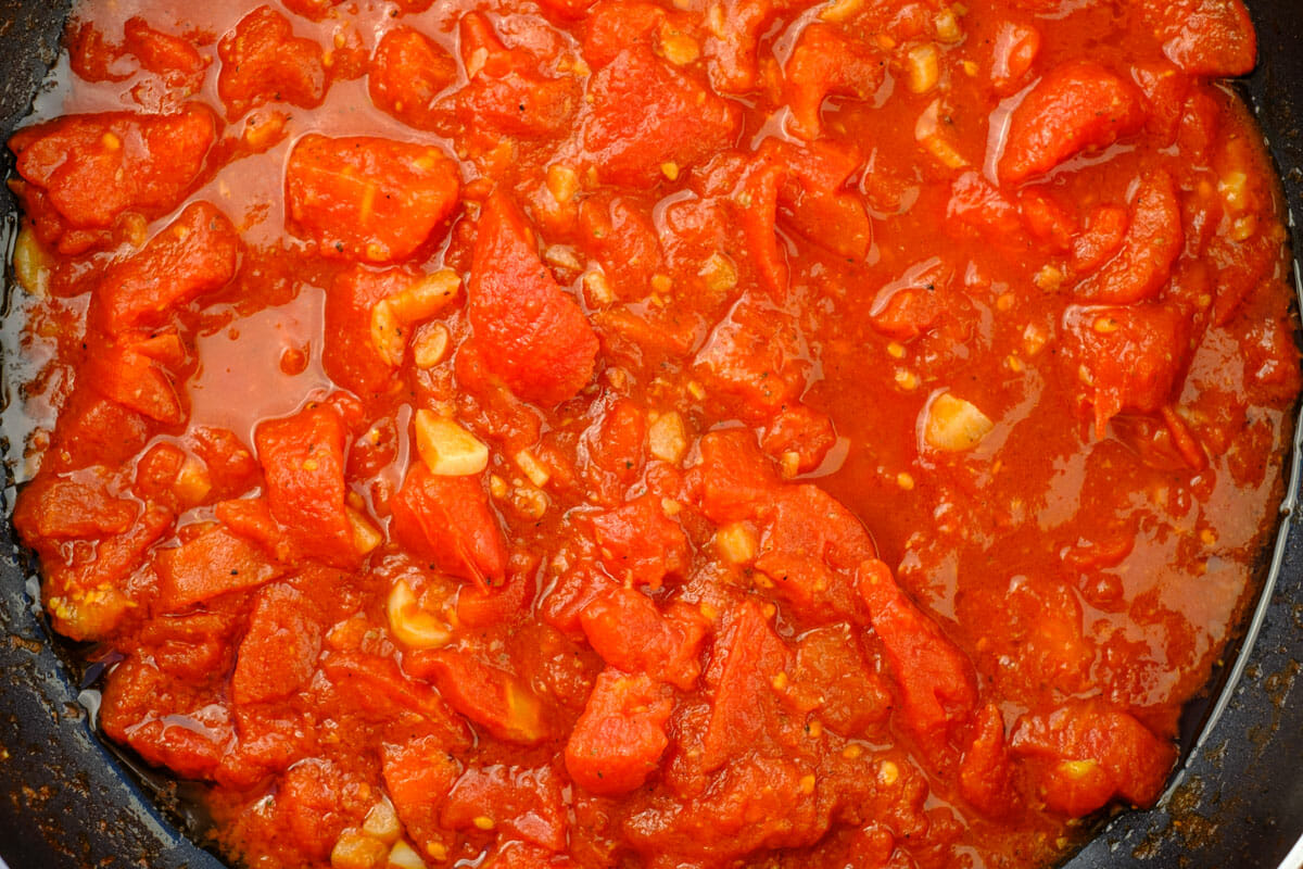 Tomatensauce in der Pfanne