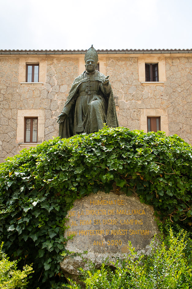 Statue Bischof perre Joan Campins Kloster Lluc