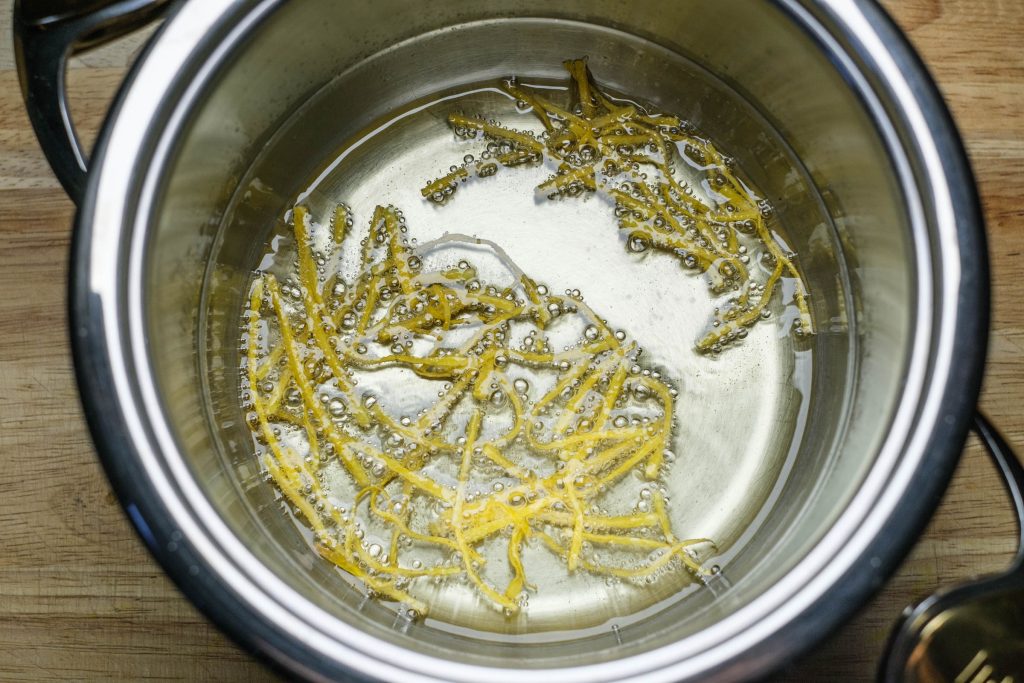 Kürbis Streifen frittieren