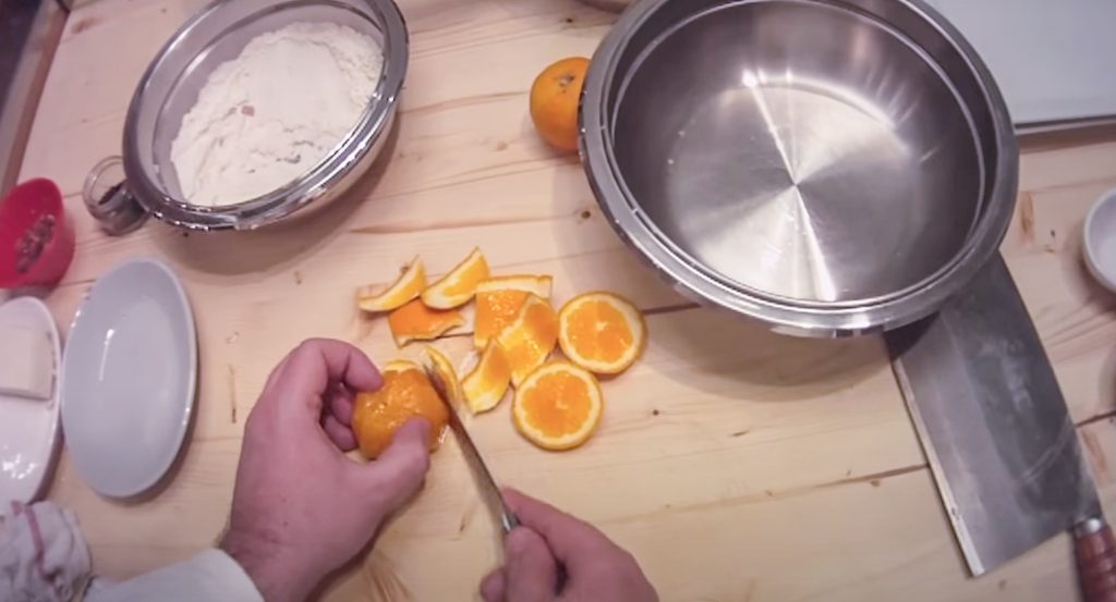 Orangenfilets vorbereiten